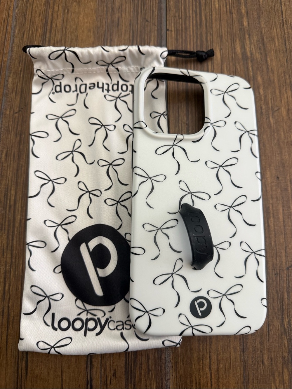 iPhone 15 Pro Max Loopy bow case
